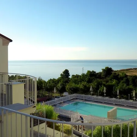 Modern Holiday Home In Pedaso With Pool Дом отдыха *